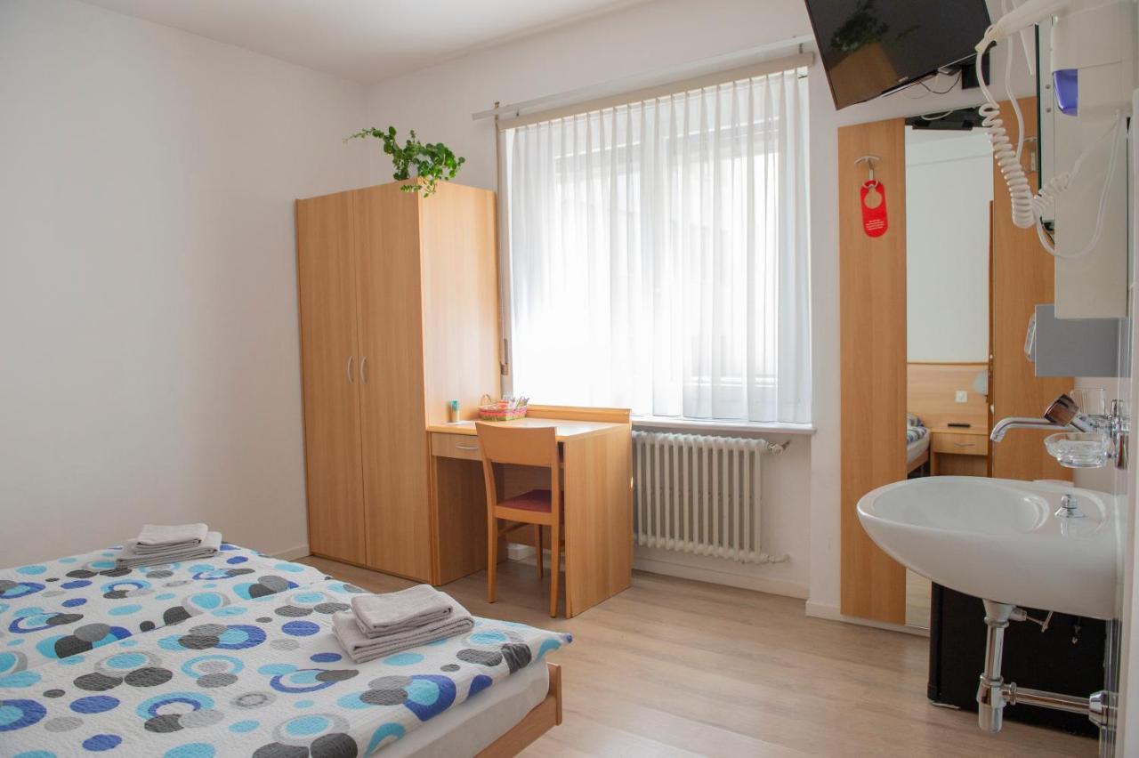 Garni Moderno Hotel Bellinzona Exterior photo
